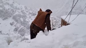 Рекордные морозы и сильные снегопады парализовали Восточный Курдистан