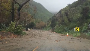 Наводнения в Южной Калифорнии 24 - 25 декабря 2025