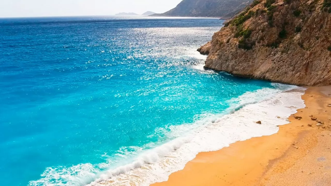 Почему Средиземное море самое опасное ?