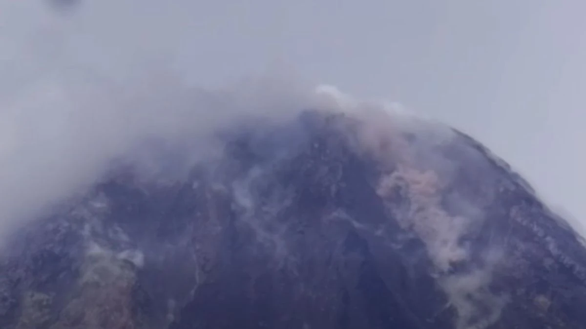 Купол вулкана Майон обрушен. Третий уровень опасности