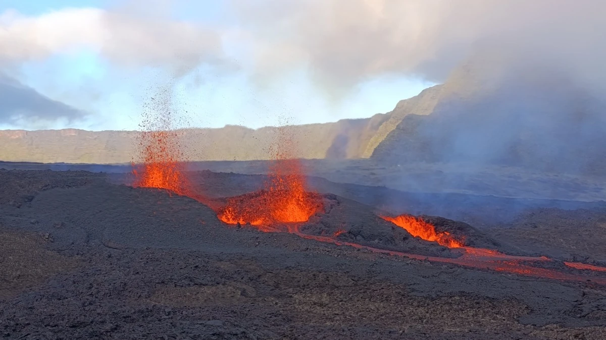 Питон-де-ла-Фурнез вступает в новую фазу излияния